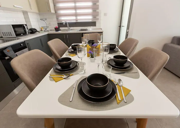 Jasmine Gray By Holidaykeys